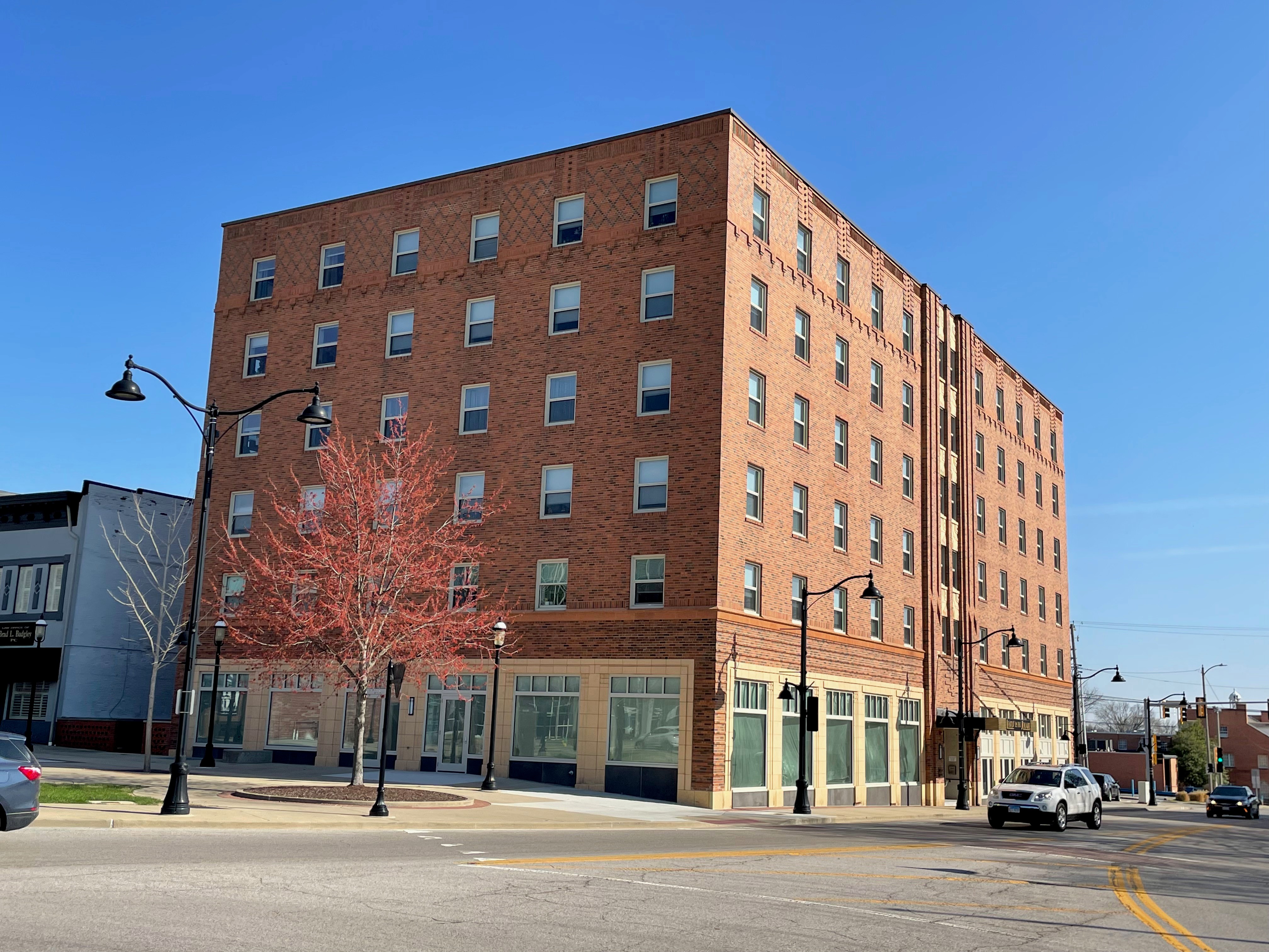  16 S. Illinois St. - Lofts on the Square